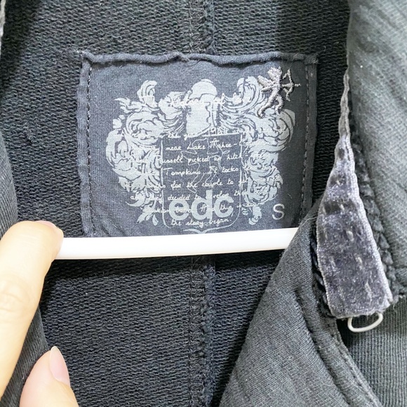 Beautifully Tailored EDC Convertible Blazer Jacket with Epaulettes Navy S - Picture 5 of 13